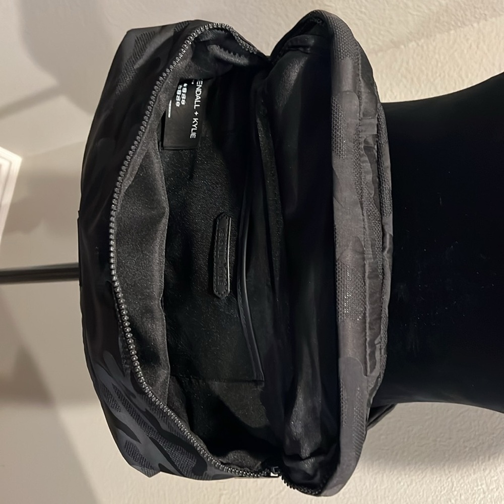Black Camouflage Waist Bag - Picture 3 of 4